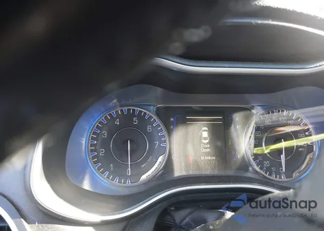 2015 Chrysler 200 Limited z USA, uszkodzony, nr VIN 1C3CCCAB0FN677085